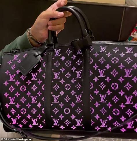 louis vuitton bags change color